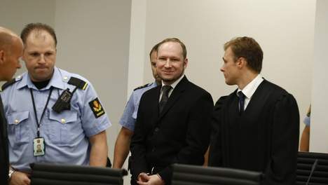 Anders Breivik was dus ook volgens eindvonnis niet gek! Misschien ‘andersbegaafd’.