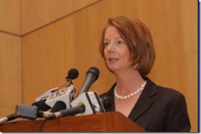 Julia Gillard, premier van Australie, neemt geen blad voor de mond richting immigranten.