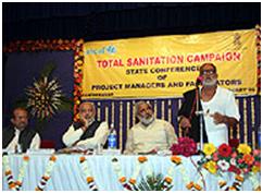 Toilets, Temples and Hindu Nationalism (Poepruimers religieus opgewaardeerd)